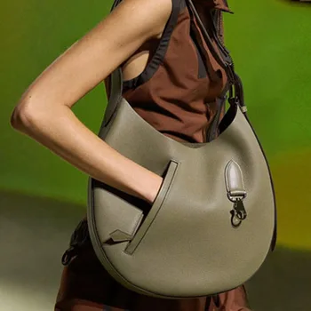 Дизайнерская женская сумка 2023 года, новая круглая женская сумка большой емкости, модная сумка с широким плечевым ремнем, сумка-тоут подмышками