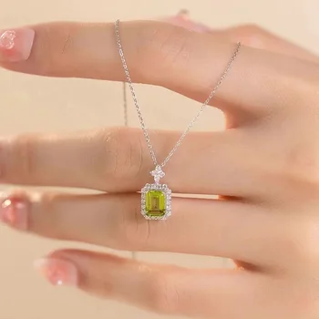 Японское легкое роскошное ожерелье для женщин в форме подарочного флакона духов Подвески из зеленого Хрусталя Цепочка на шею Серебряного цвета Ювелирные изделия KBN144