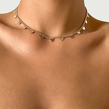 Простое Золотое Металлическое ожерелье с подвеской в виде персикового сердечка и кисточкой на ключице для женщин 2023 Creative Girl Charm Fashion Jewelry Gift